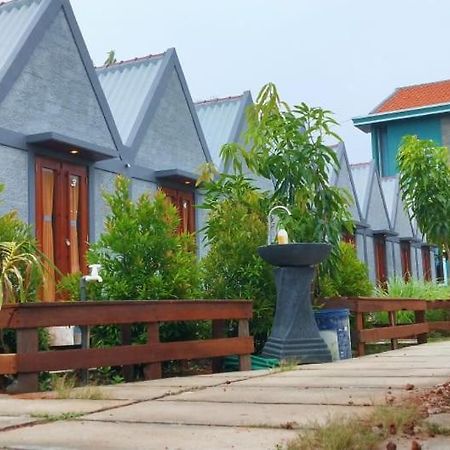 E2 Guest House Каримунджава Екстериор снимка